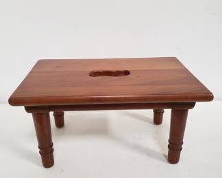 Lot # : 32 - Stickley cherry wood footstool
