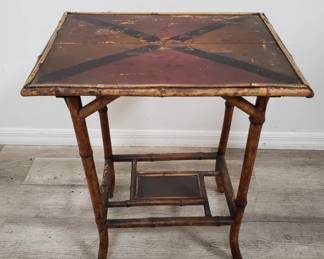 Lot # : 28 - Vintage bamboo accent table
