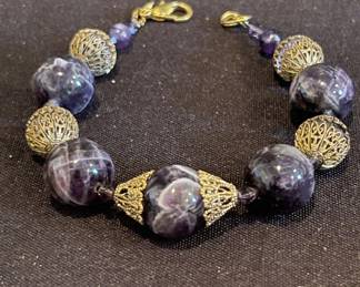 Lot # : 369v - Amethyst gold tone bracelet
