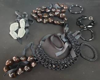 Lot # : 139 - Group of costume jewelry
