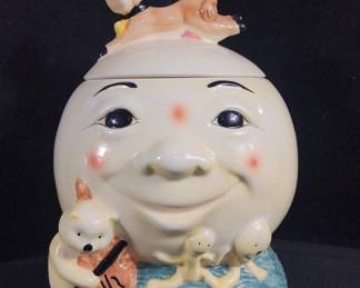 Lot # : 567 - TreasureCraft cow jumping over moon cookie jar
