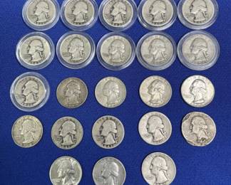 Lot # : 322z - Large lot of silver quarters
