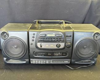 Lot # : 420z - Panasonic Boombox
