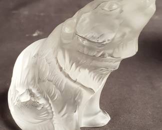 Lot # : 520 - Signed frosted glass bear figurine
