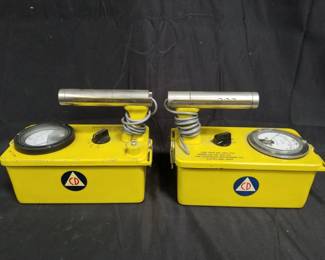 Lot # : 314 - Pair of movie props Geiger counter
