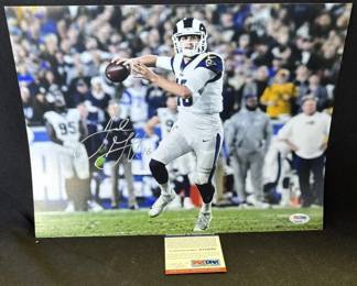 Lot # : 332z - Jared Goff autographed Rams photo
