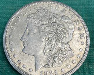 Lot # : 312z - 1921-S Morgan silver dollar
