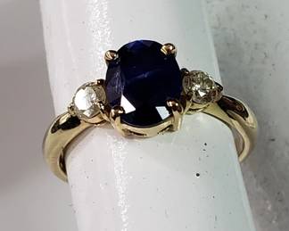 Lot # : 113 - 14k gold, diamond & sapphire ring
