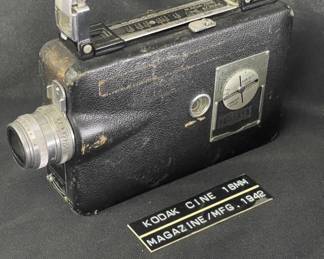 Lot # : 413v - Vintage Kodak 16 mm camera
