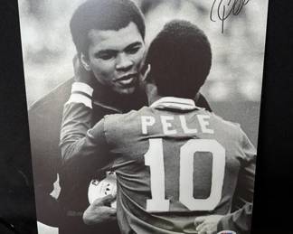 Lot # : 389z - Pele autographed photo
