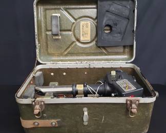 Lot # : 278 - Sextant aircraft periscope movie prop in fiber
