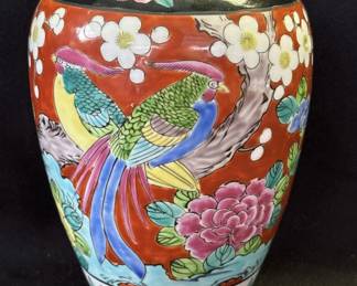 Lot # : 356z - Vintage Japanese hand painted ceramic vase
