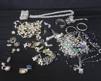 Lot # : 148 - Group of costume jewelry
