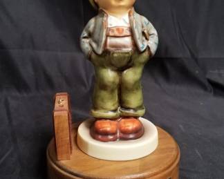 Lot # : 429 - M.I. Hummel club figurine Dottie M. Walker
