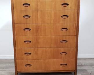 Lot # : 9 - Mid century chest of drawers by Baker Furniture
