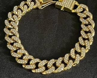 Lot # : 384v - Men’s gold tone link bracelet
