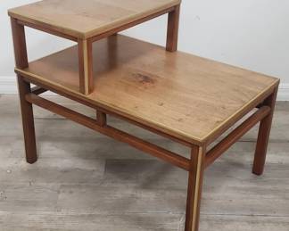 Lot # : 60 - Lane mid century end table
