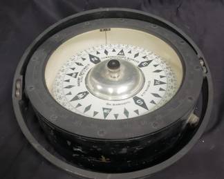 Lot # : 219 - Nautical compass prop from the tuseries stump town
