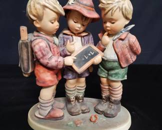 Lot # : 89 - Vintage Goebel porcelain figurine

