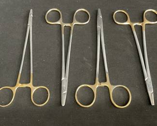 Lot # : 370 - German surgical gold ends hemostat needle
