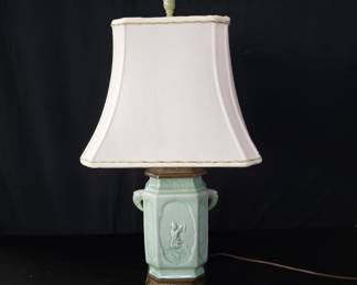 Lot # : 495 - Asian porcelain and brass table lamp

