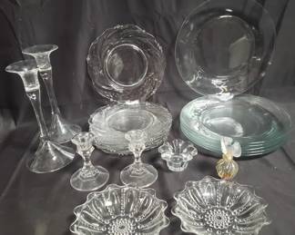 Lot # : 511 - Group of crystal plates, candle holders, perfume
