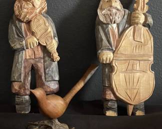 Lot # : 327v - Vintage carved wood figures lot
