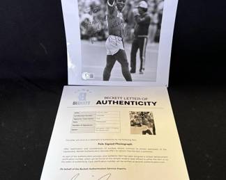 Lot # : 390z - Pele autographed photo
