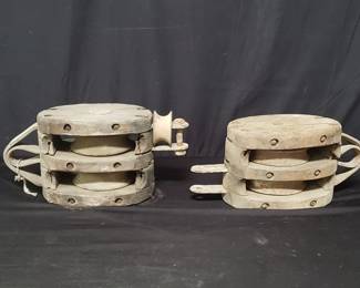 Lot # : 371 - Pair of antique block and tackle ship prop
