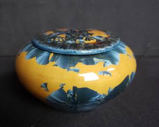 Lot # : 200 - Signed studio crystalline covered bowl
