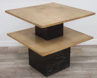 Lot # : 537 - Vintage two-tier coffee table
