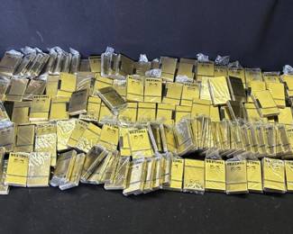 Lot # : 397z - Large group of Timeless lighters
