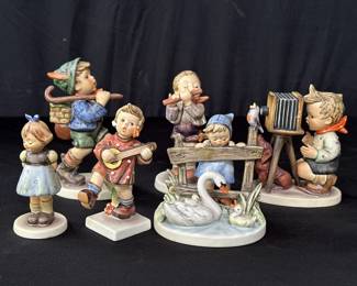 Lot # : 553 - Vintage Hummel Goebel figures in box lot
