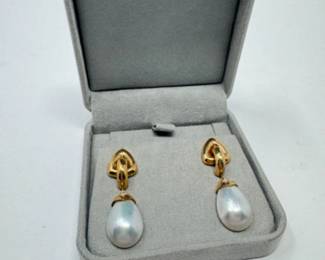 Pair of 14K Gold Mabe Pearl In-Ear Earrings (Approx. 19.16 grams)	