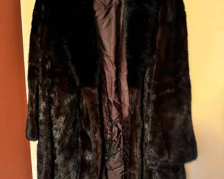 Foerester Furs Seattle Mink Coat w/ Silk Lining & Floral Embroidery	