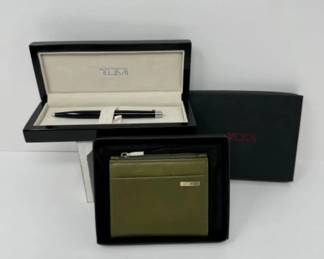TUMI Olive Green Cardholder w/ Matching Ballpoint Pen	