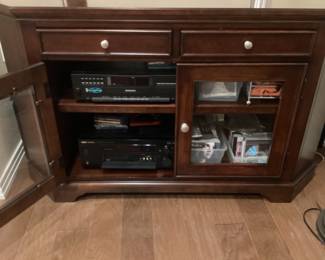 Stereo cabinet - cds - Receiver player 