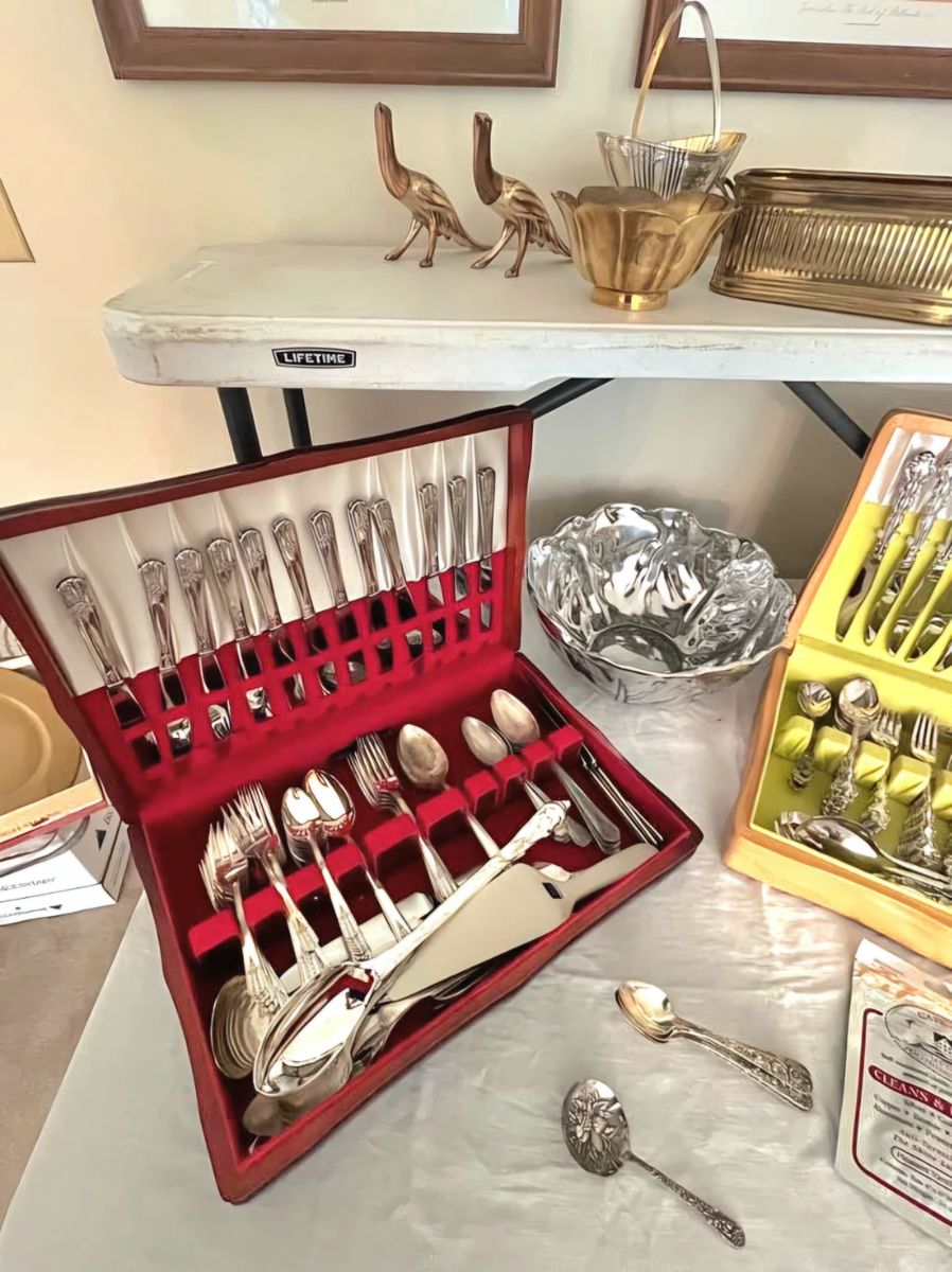 Estate Sale in Holladay! starts on 9/28/2024