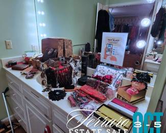 1,000's of fashion jewelry, scarves, belts, and accessories.