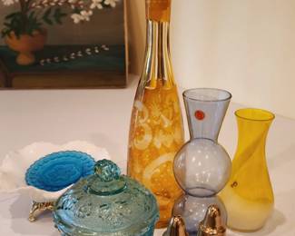 A wide assortment of glass & crystal pieces