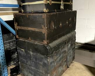 Prop vintage luggag