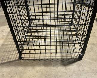 Collapsable basket