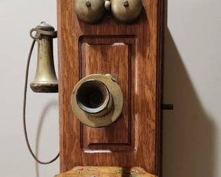 Hand Crank Telephone