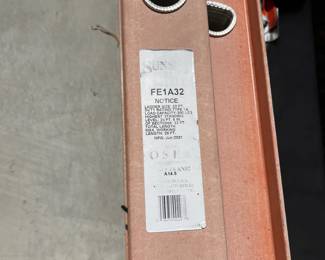 32' Extension Ladder 300lb 1-A