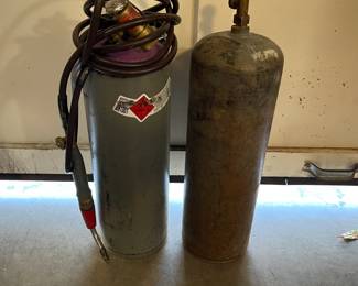 acetylene tanks 