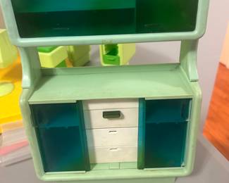Barbie Dream House kitchen cabinet 