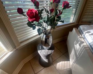 lots of sliks and home  decor  