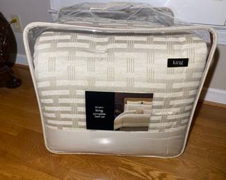 NIB King Bedding
