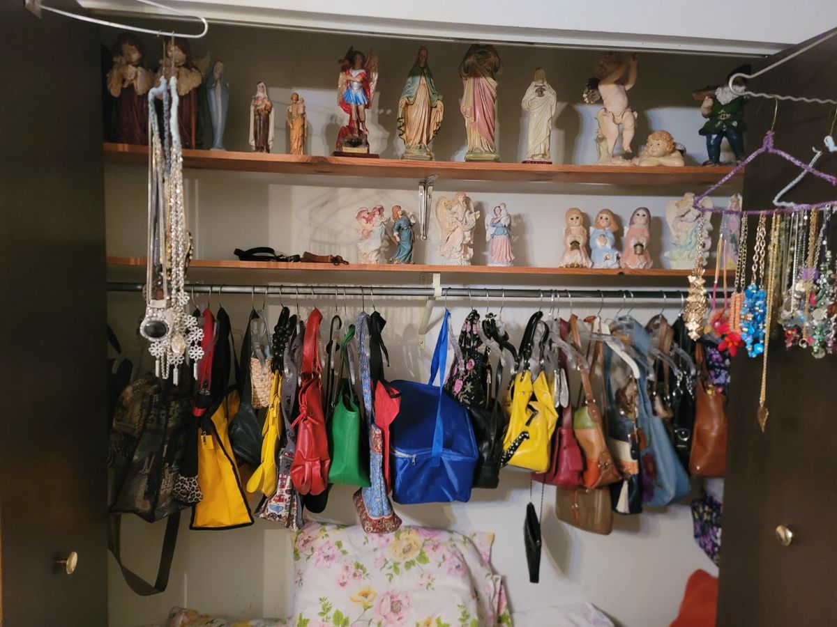 Purses and statues