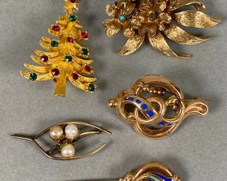 Gold Tone Fashion Brooches And Stick Pins